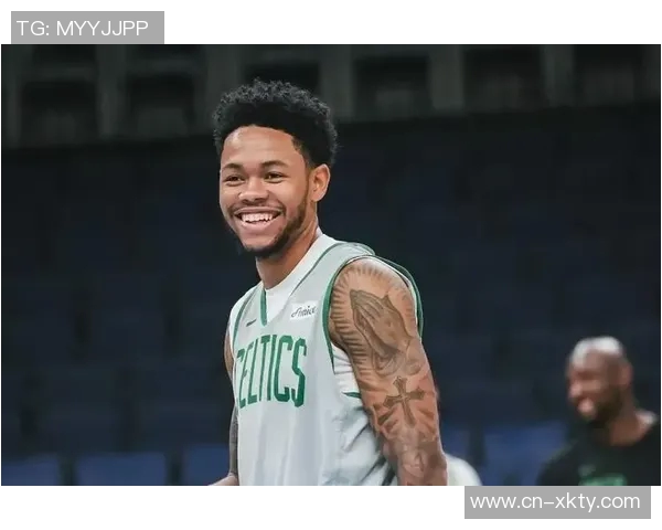 安芬尼西蒙斯谈与马祖拉的默契建立过程及其对球队磨合的积极影响